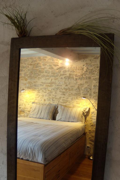 La Bicyclette Fleurie Bed & Breakfast Villemoirieu Rom bilde