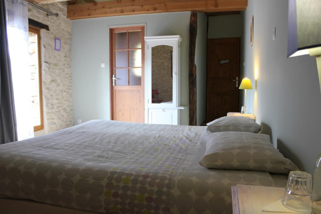 La Bicyclette Fleurie Bed & Breakfast Villemoirieu Rom bilde