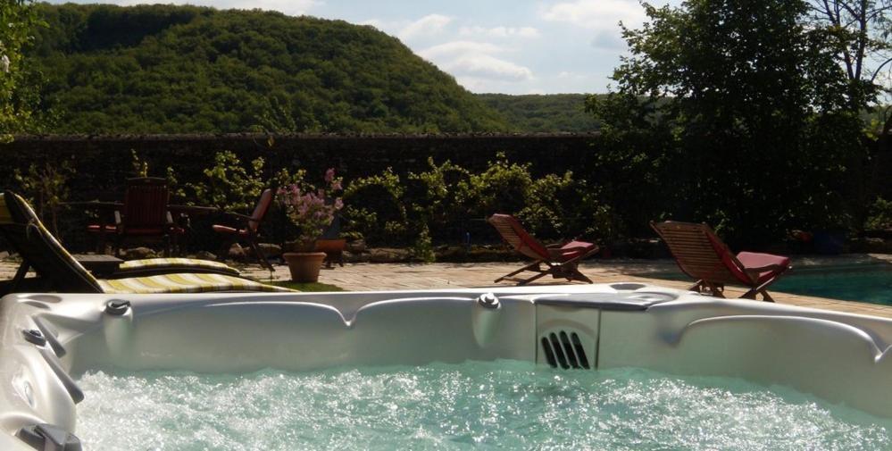 La Bicyclette Fleurie Bed & Breakfast Villemoirieu Eksteriør bilde